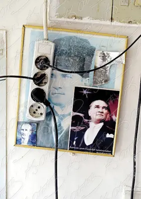 Mein Dal: Everybody's Atatrk - Mine Dal: Everybody's Atatrk