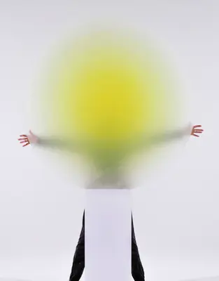 Helen Pashgian: Sphären & Linsen - Helen Pashgian: Spheres & Lenses