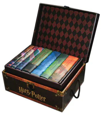 Harry Potter Hardcover Boxed Set: Bücher 1-7 (Trunk) - Harry Potter Hardcover Boxed Set: Books 1-7 (Trunk)