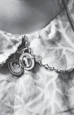 Family Frames: kuratiert von Kathryn Harrison - Family Frames: curated by Kathryn Harrison